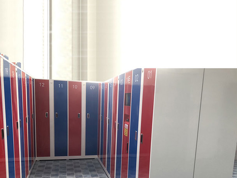 某學校浴室智能更衣櫃